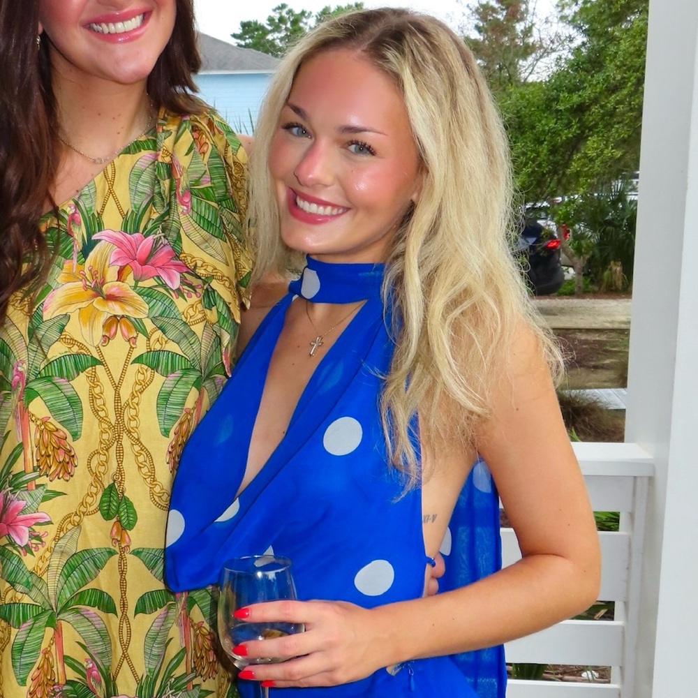 Meet your Posher, Hallie